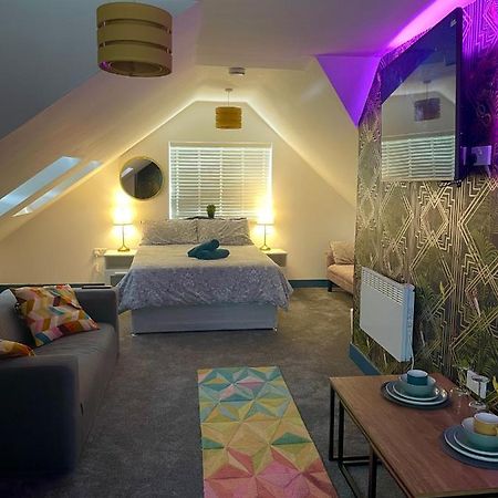 Vibrant & Modern Studio Apartment In Birmingham Esterno foto